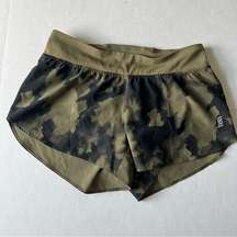 camo athletic running shorts green size small