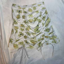 O VIANCA Small Floral Scrunch Back Side Zip Bow Tube Skirt White Green