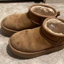 UGG Classic Platform Mini In Chestnut