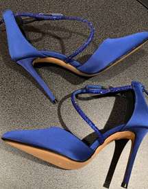 NWOT exe Electric Blue Jessica-985  4” Heels Size 37