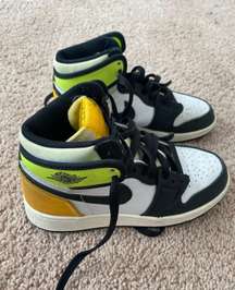 Air Jordan 1 Retro High OG 'Volt Gold' 