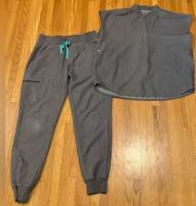 FIGS SCRUBS Graphite Rafaela Oversized Scrub Top & Zamora Jogger Pants Set Small