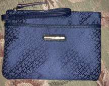 Women's Signature Wristlet Clutch Wallet