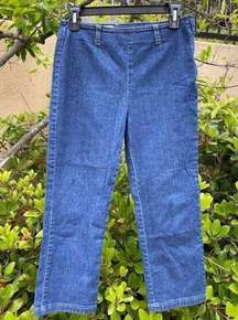 👖DKNY CAPRI JEANS Size 8 Side Zip with belt loops & flat front. GUC