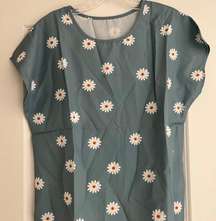 Floral Daisy Print Crew Neck Short Sleeve Blouse.