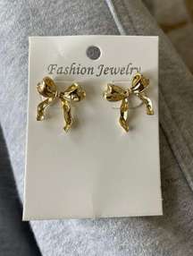 Gold earrings