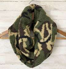 NWT Boutique Camo Print Sherpa Infinity Scarf