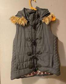 Liv & Piper Faux Fur Removable Hood Vest Size Medium