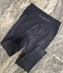 Luxe Leggings/Tights/Yoga Pants. Colt Black Size Luxe (Large).