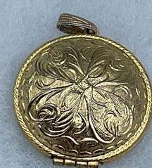 Vintage keepsake holder locket