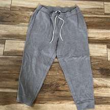 Sonoma gray capri jogger sweatpants