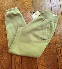 NWT Women's Nike Fleece High-Waisted Oversized Sweatpants Green Small DQ5887-386