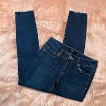 Harper Woman’s Dark Wash Stretch Skinny Jeans Size 27