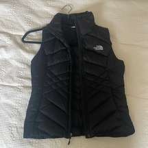 Black north face vest