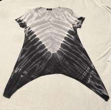 Tryst sz L super soft edgy grey & blk SS tie dye shark bit hem tunic GUC