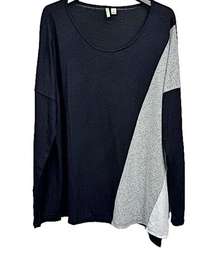 C EST 1946 Black Gray & White Asymmetric Hem Tunic Sweater Size Large
