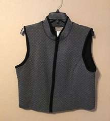 Women’s quilted vest jacket size large