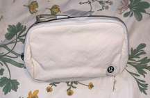 Lululemon Everywhere Belt Bag 1L Wordmark White Opal