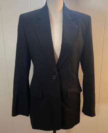 100% Wool Fitted Style Single Button Blazer.