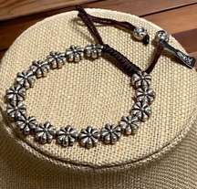 2Chic Silver Tone Daisy Flower Beaded Bracelet Brown Adjustable Cord 7.5”