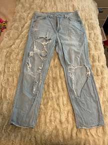 Outfitters Mom Straight Jean