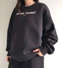 Social Tourist Sweat Set