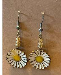 Daisy Dangling Drop Earrings