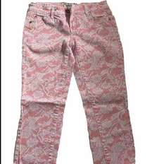 Womens Jr Hot Kiss Capri Jean Size 7 Light Pink  Denim Floral