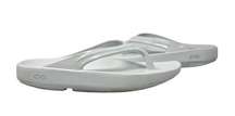 Oofos Women's OOlala Luxe Recovery Sandals
White Womens Size 8