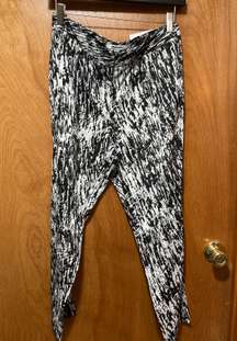 C Cropped Black & White Pants