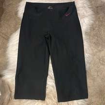 NIKE Black Cropped Pants