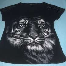 WET SEAL Tiger short sleeve stretchy lightweight top size M