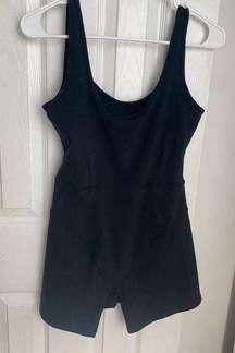 L Space Black Cut Out Workout Lifting Singlet with built in unpadded bra