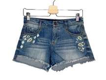 NWT Harper Floral & Geometric Embroidered Step Hem Cut Off Denim Shorts