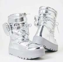 Mila Silver Metallic Winter Moon Snow Boots w/ Side Pouches