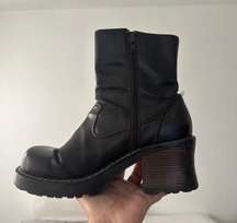 Xhiliration Vintage Y2K Platform Boots