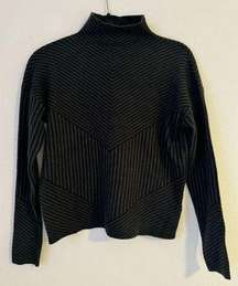 Tahari Sport Ribbed Sweatshirt Pullover Women Size XS Black And Green NWOT