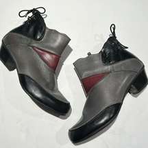 Aetrex leather Booties Size 9. B63