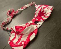 Venus bikini top size B Medium in pink & white like new condition!