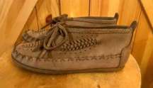 Women's Cherokee moccasins leather brown size 6.5M shoes booties