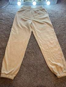 h&m - cream sweatpants