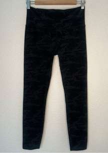 Vuori Clean Elevation Legging Black Camo medium