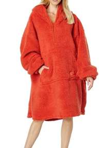 NWT Comfy Teddy Bear Quarter-Zip Wearable Blanket