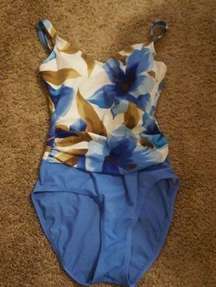 White Stag womens swimsuit M 8/10