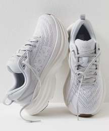 Bondi 8 Sneakers In White / Nimbus Cloud