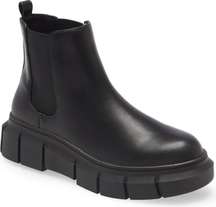 Niya Lug Sole Chelsea Boot .