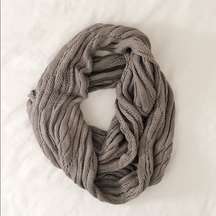 Feel the piece circle scarf