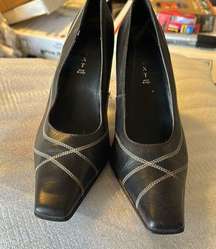 Vintage Next Black with stitching detail high heels.