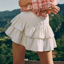 white cream denim ruffle mini skirt. size small