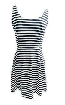 Divided Striped Sleeveless Fit and Flare Dress Size 4